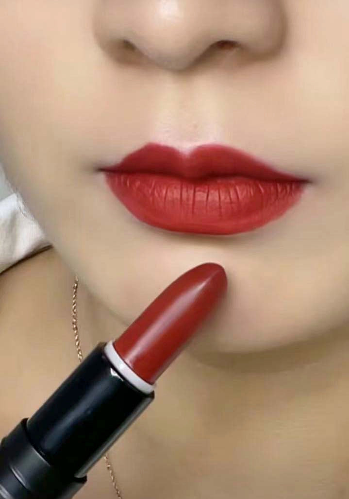 1 color,lipstick