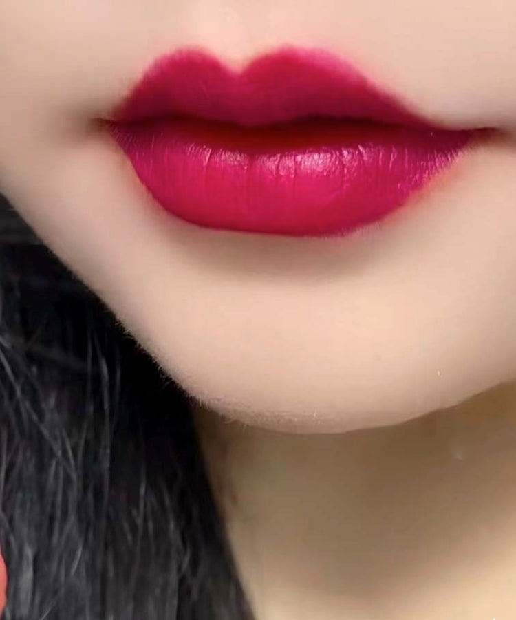 1 color,blue lipstick