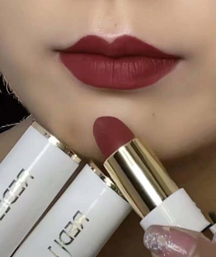 1 color,lipstick