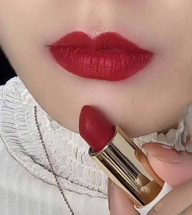 1 color,lipstick