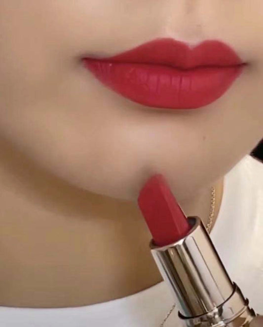 1 color,lipstick