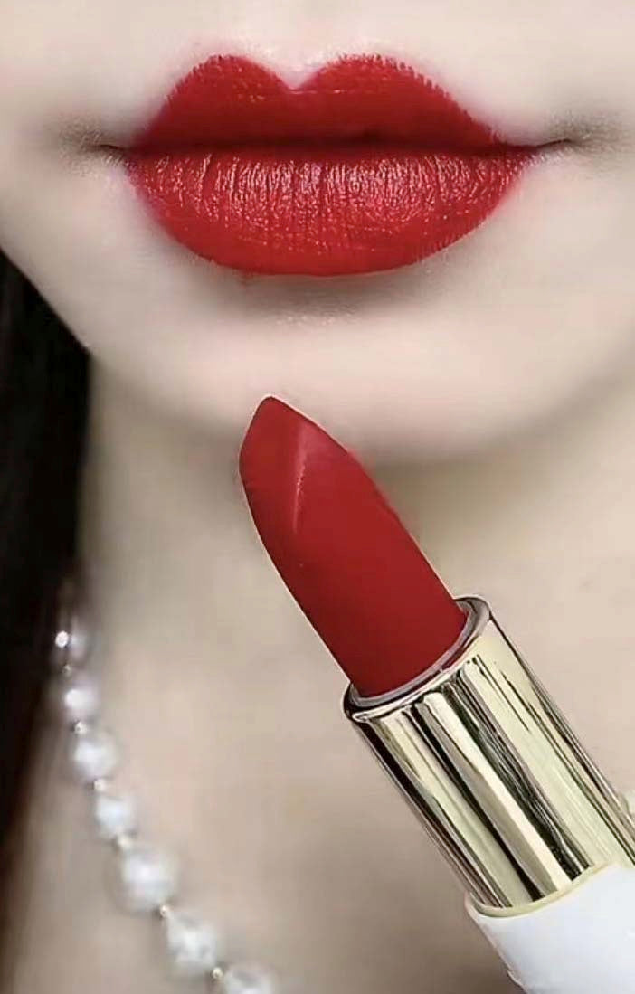 1 color,lipstick