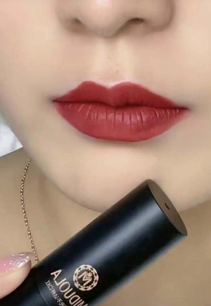 1 color,lipstick