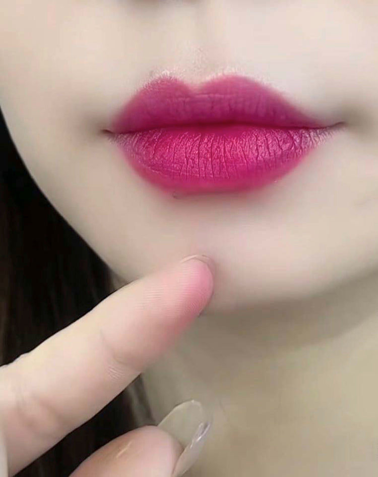 1 color,blue lipstick