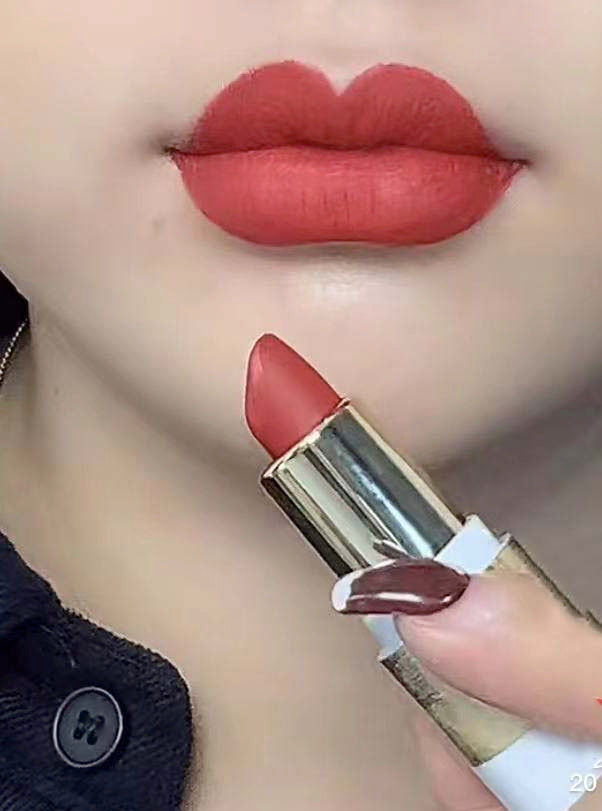 1 color,lipstick