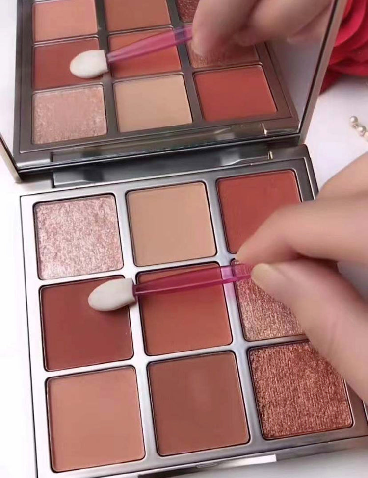 9-colors eyeshadow is easy to color
