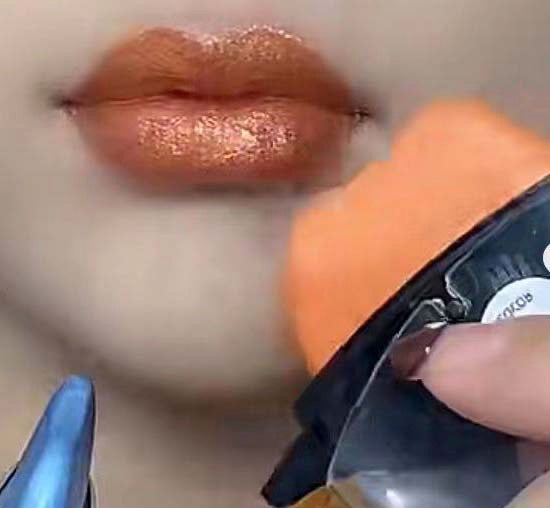 1 , lazy lipstick-FloweryConcubine