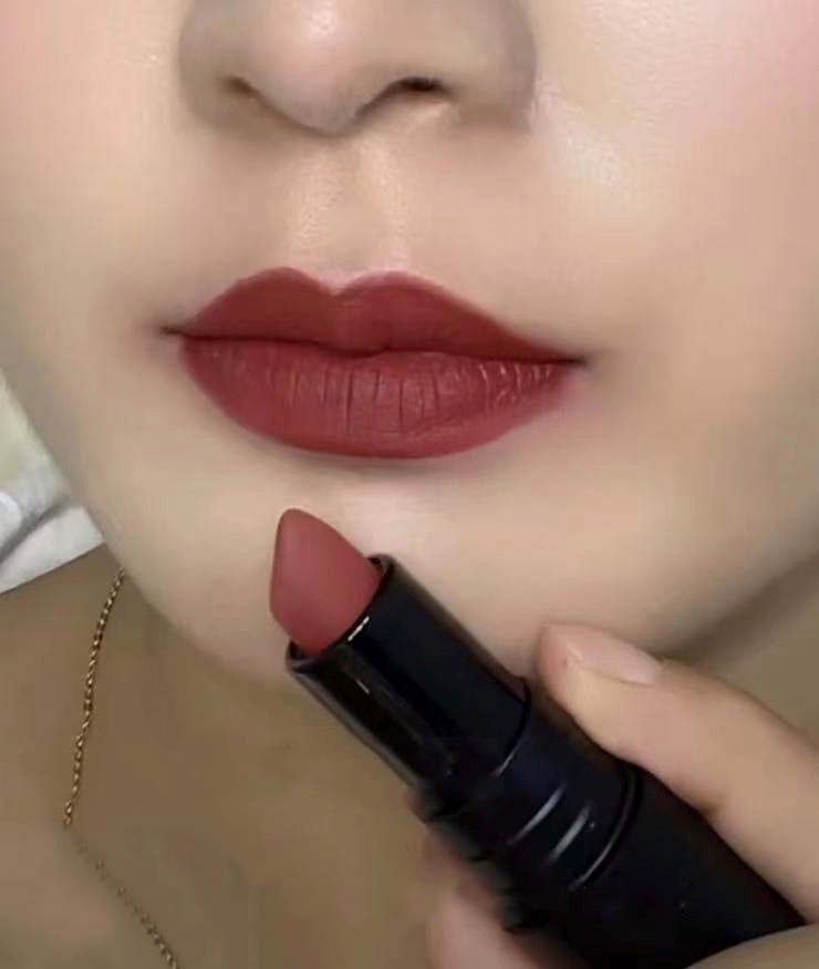 1 color,lipstick