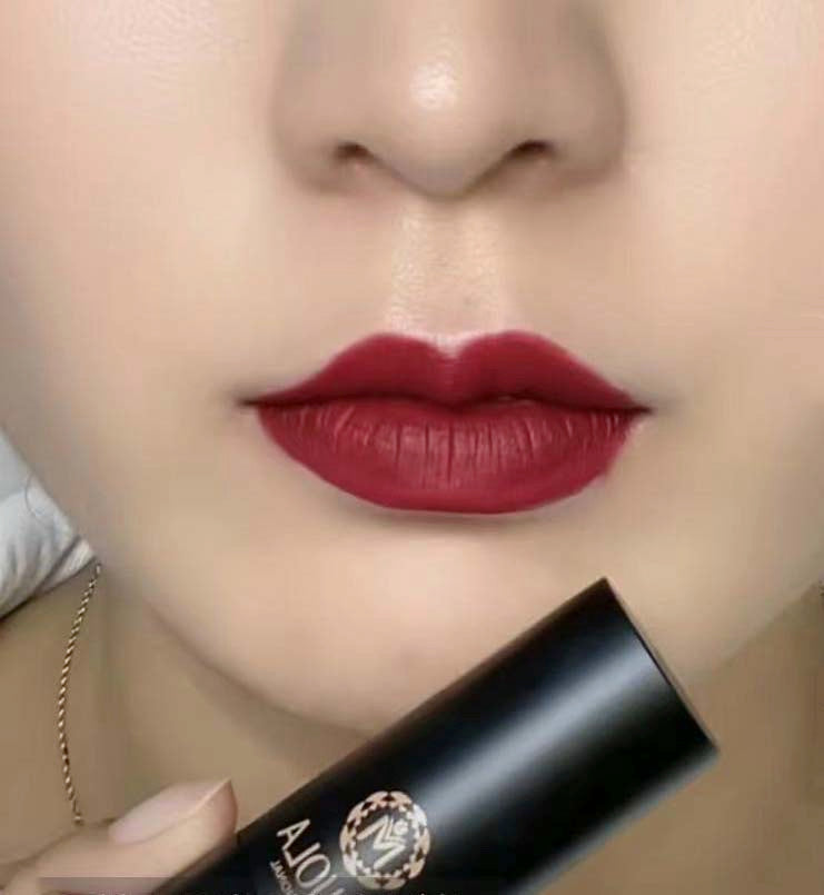 1 color,lipstick