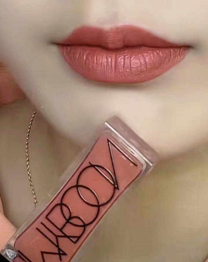 1 color,lipgloss