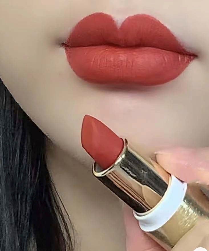 1 color,lipstick
