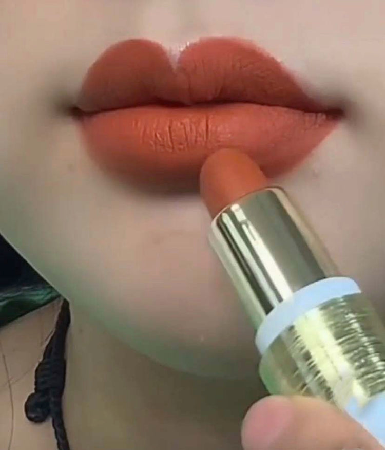 1 color,lipstick