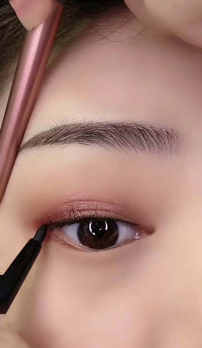 Eyeliner glue pen, Not easy to stain, waterproof for a long time |Flowery concubine