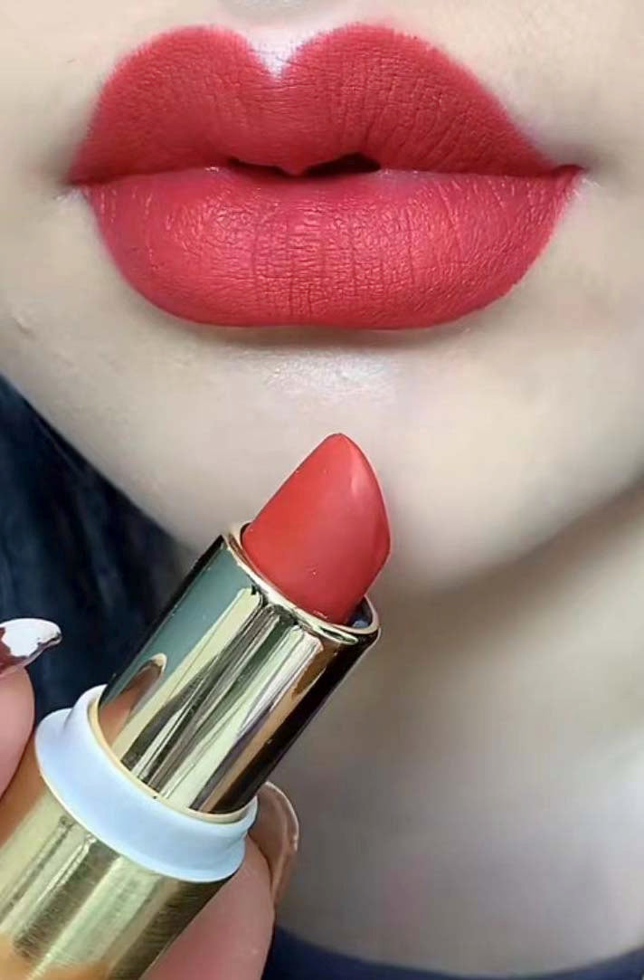 1 color,lipstick