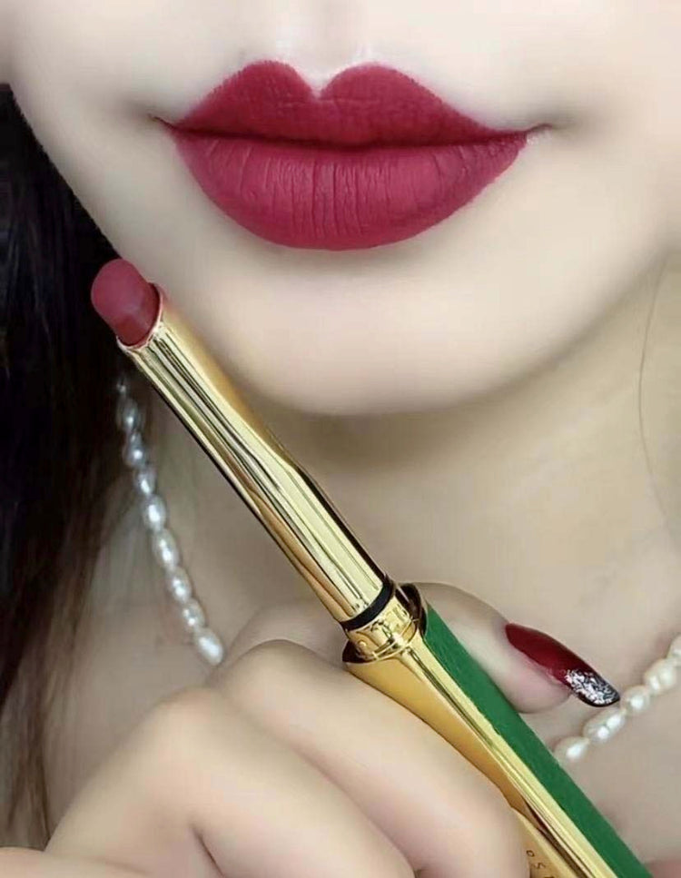 1,pen lipstick