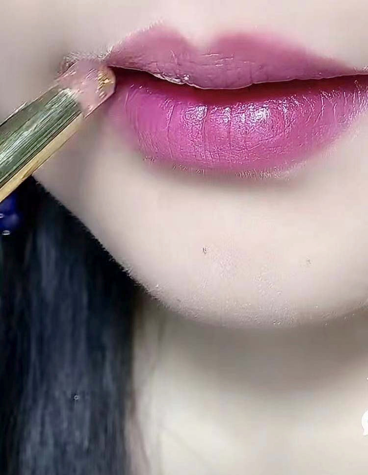 1,lipcare -FloweryConcubine