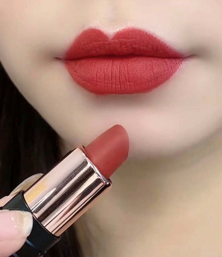 1 color,lipstick